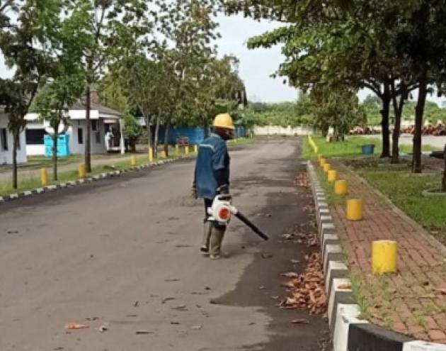 Pekerjaan Pembersihan Area Perusahaan, Pabrik dan Industri