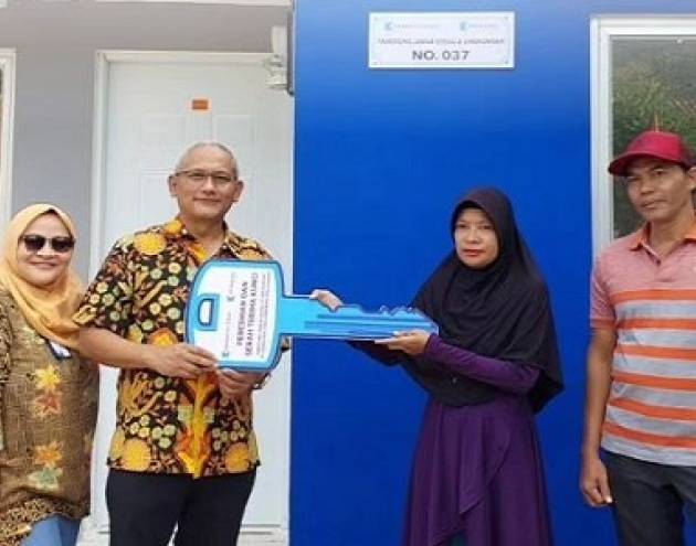 Serah Terima Kunci Bedah Rumah HUT Krakatau Steel Ke 53; yang Disupport KJI