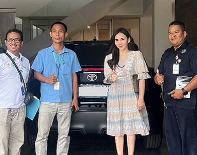 Pengiriman 6 Unit Mobil Listrik Toyota BZ4X ke PT. Krakatau Steel