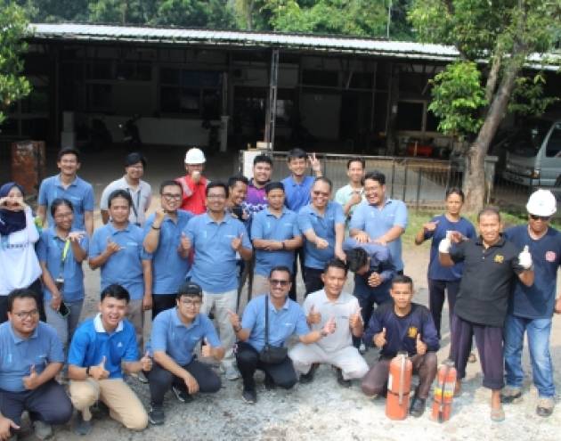Kegiatan Jumat Bersih dan Pelatihan Pemadaman Kebakaran - PT Krakatau Jasa Industri