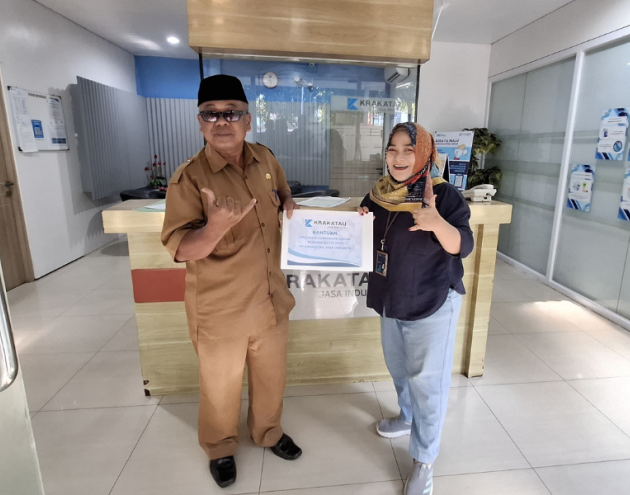 Serah Terima Bantuan Corporate Social Responsibility Untuk Lingkungan Kecamatan Purwakarta