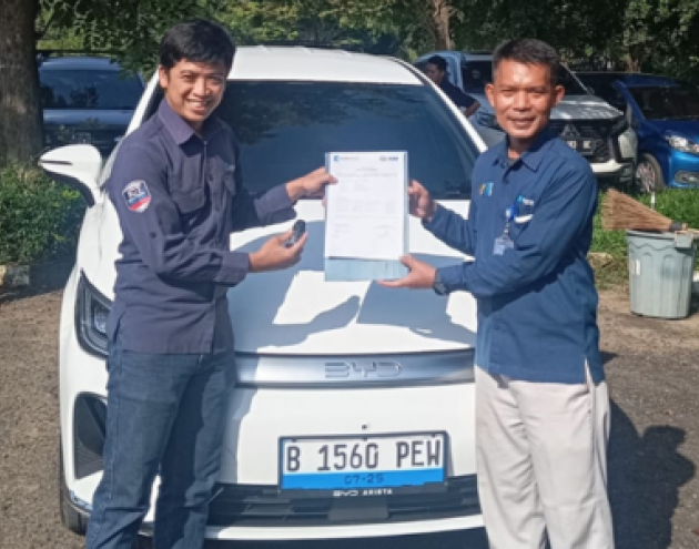 Serah Terima Kendaraan Listrik BYD M6 PT Krakatau IT